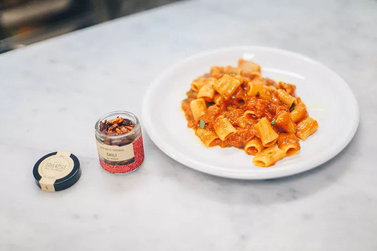 Maccheroni Arrabbiata - Mani in Pasta - SoulSpice