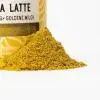 Kurkuma Latte Pulver, goldene Milch Gewürz Detailaufnahme