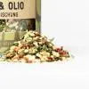 Aglio Olio Gewürz mit Gewürzhaufen Nahaufnahme