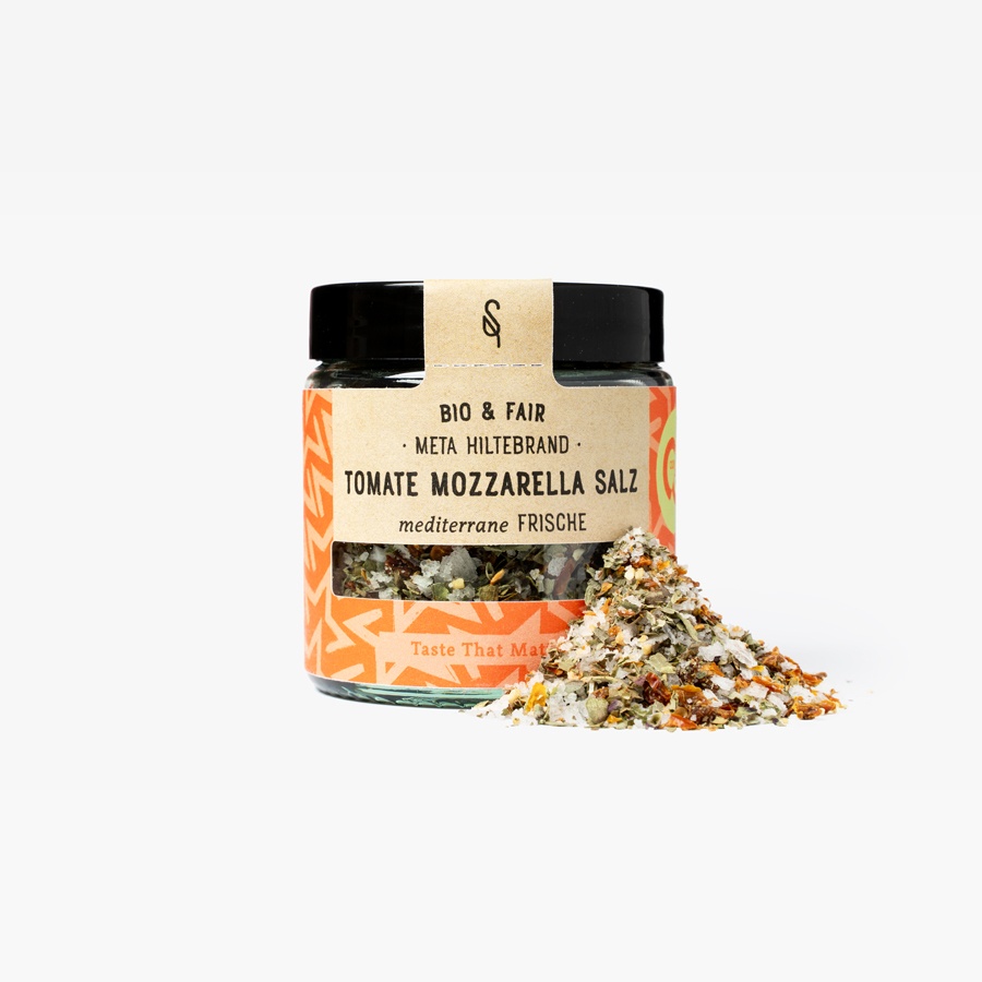 Tomate Mozzarella Salz mit Gewürzhaufen
